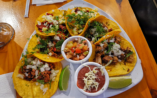 Combinado de Tacos : Restaurante Ajúa