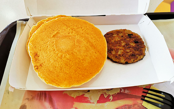 Panqueques y Torta de Carne : Restaurante Mac Donald's