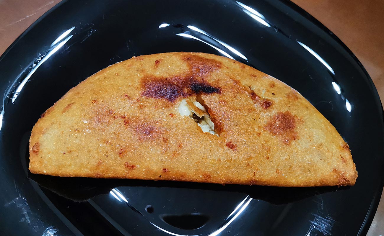 empanada-de-carne-12oz-crispy-churro-centro-comercial-paseo-de-las-flores-distrito-guarari-canton-heredia-heredia-22052024