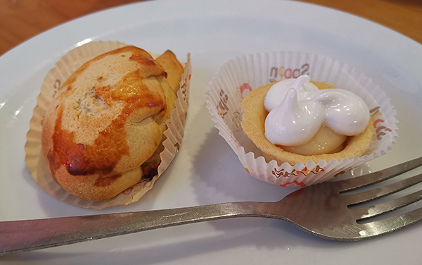 Empanada Tres Quesos y Tartaleta Limón : Restaurante Spoon