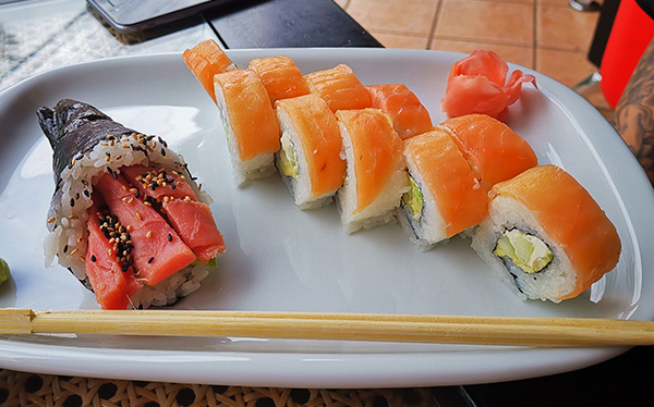 Rollos de Salmón Restaurante sushi-to-go-ciudad-colon