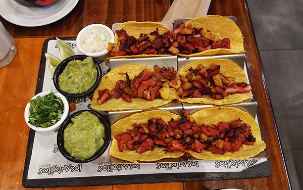 Tacos de Pastor : Restaurante Los Antojitos